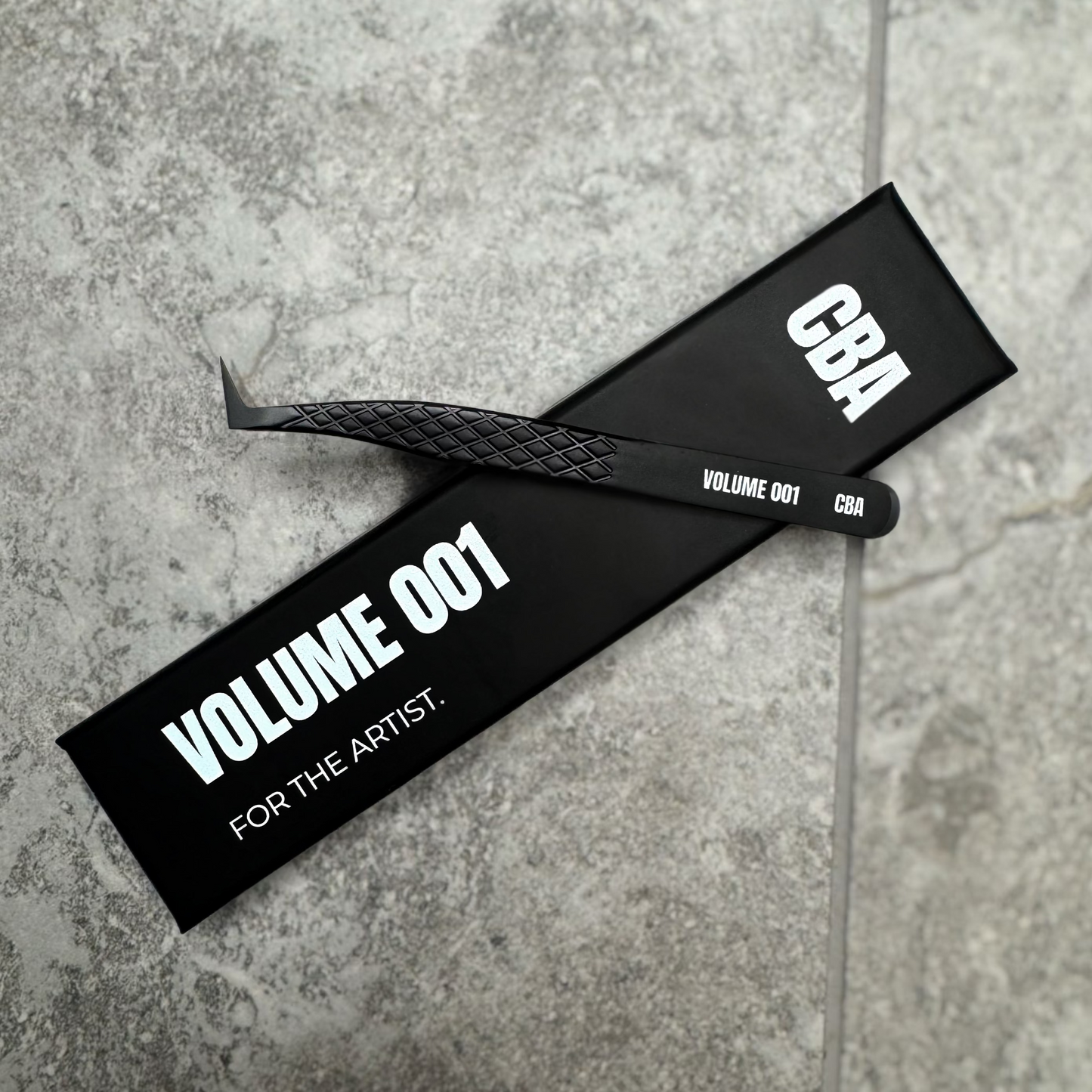 Black Volume tweezer diamond grip